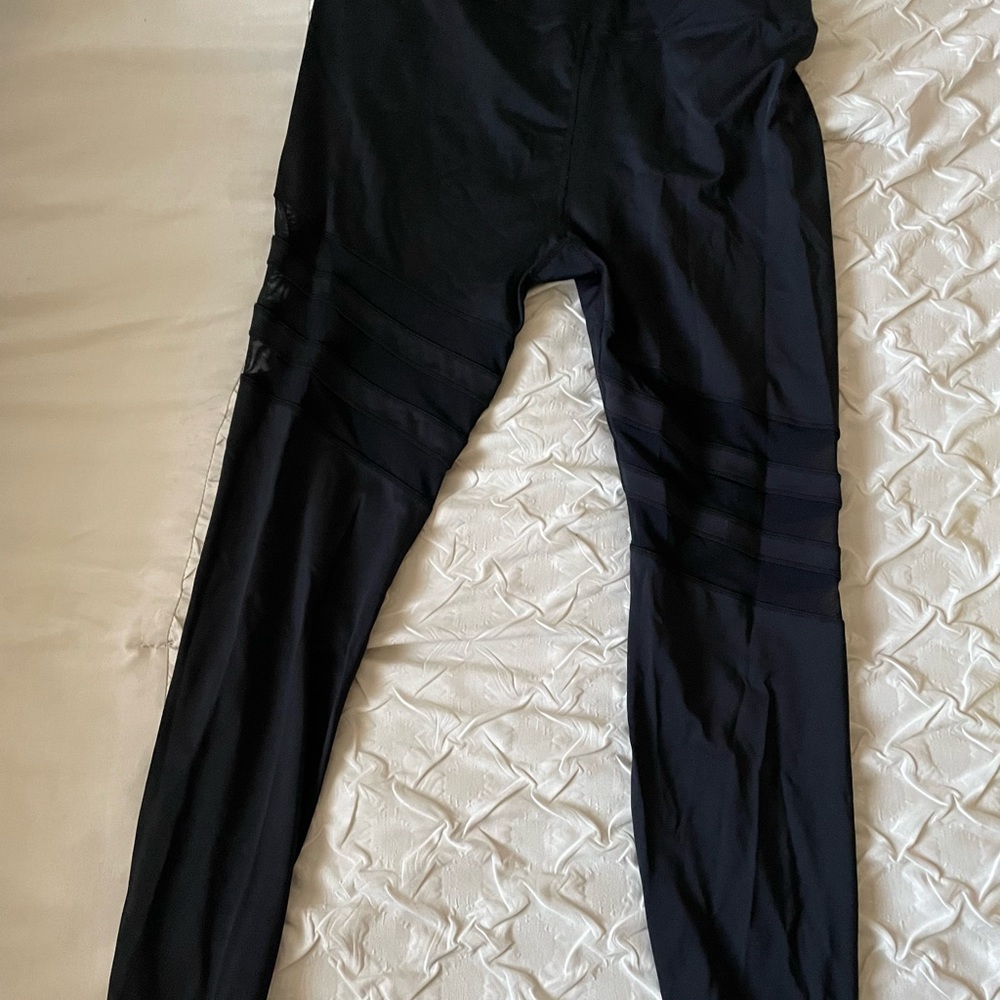 Good American Performance Break Through Leggings … - image 5